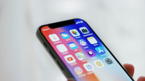 Yeni nesil akıllı telefon tanıtıldı: Fiyatı dudak uçuklattı