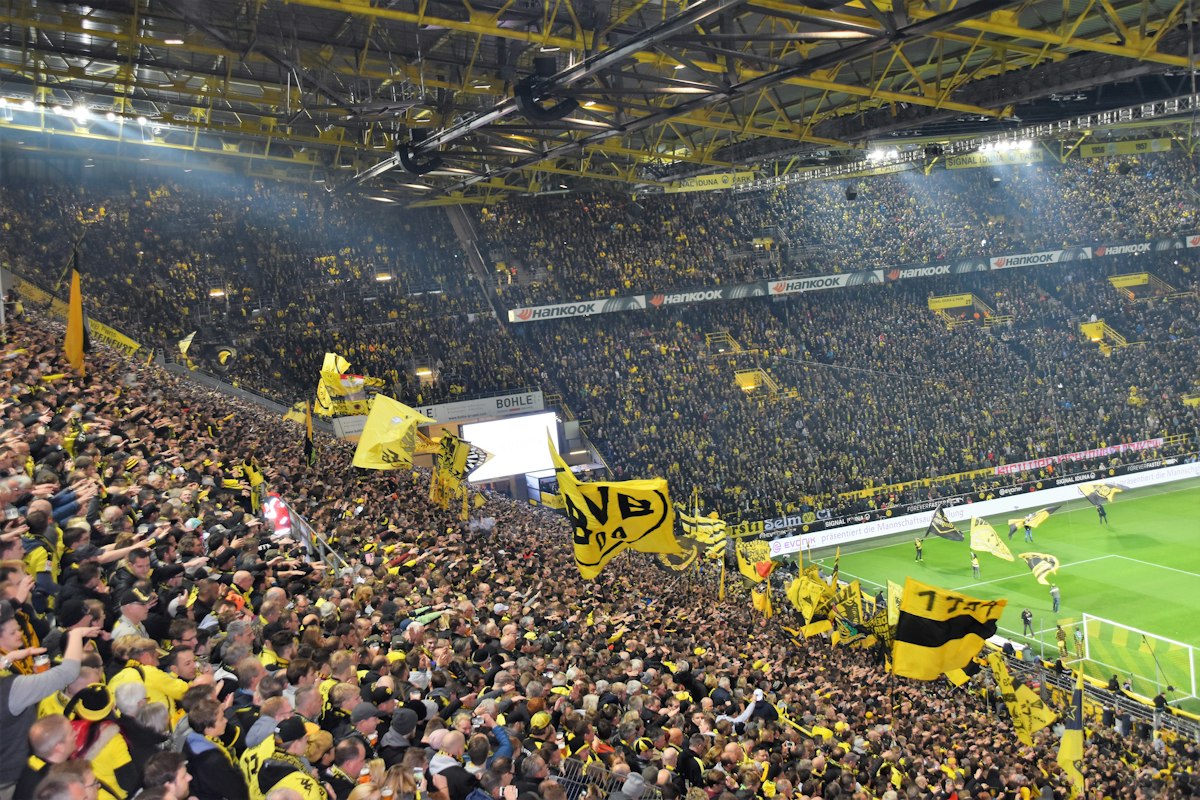 Bundesliga’da lider puan kaybetti