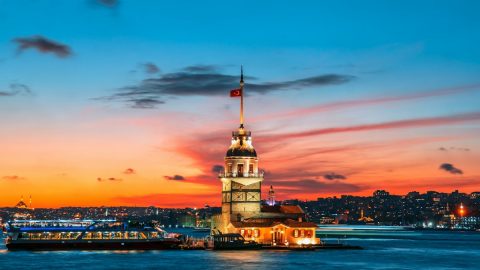 Kent meydanında yeni dönem: Akşam pazarı kuruluyor